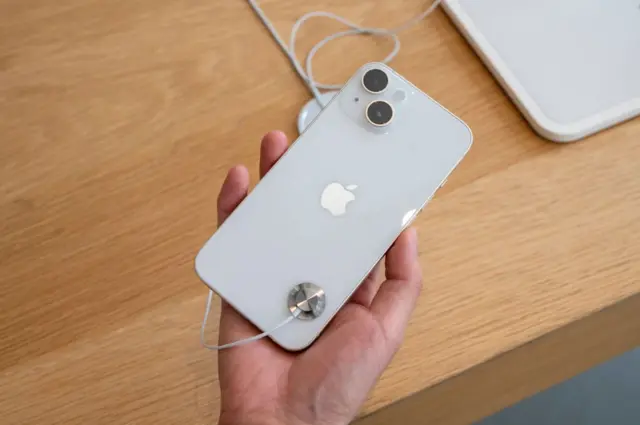 એપ્પલે અત્યાર સુધી લગભગ 25 પ્રકારના આઈફોન મૉડલ અથવા સિરીઝ લૉન્ચ કરી છે