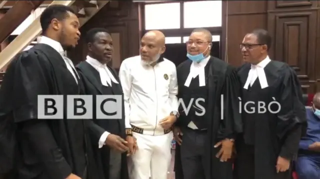 Nnamdi Kanu na ndị ọkaiwu ya