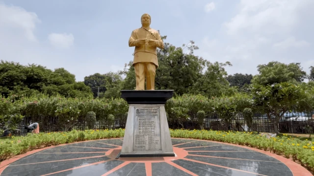 అంజయ్య విగ్రహం