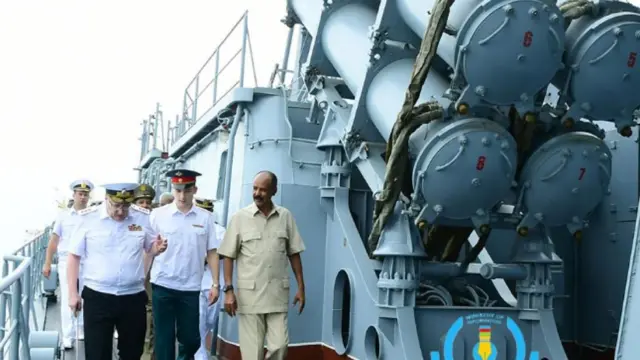 ፕረዚደንት ኢሳይያስ ምስ ኣዘዝቲ ሓይሊ ባሕሪ ሩስያ