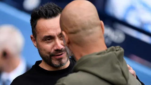 آیا روبرتو دزربی میتواند جایگزین پپ گواردیولا در منچسترسیتی در سال ۲۰۲۵ شود؟