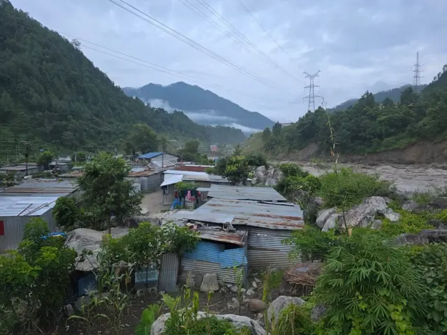 तटीय बस्ती जोखिममा छ