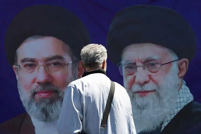 عکس علی خامنه ای و مجتبی خامنه ای
