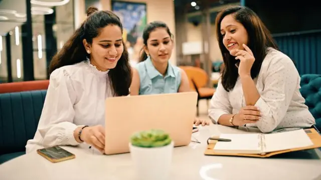 தொழிலாளர்கள்