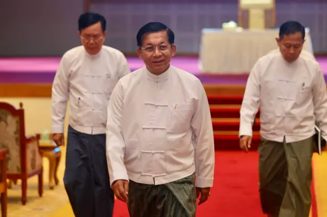 ဗိုလ်ချုပ်မှူးကြီးမင်းအောင်လှိုင်