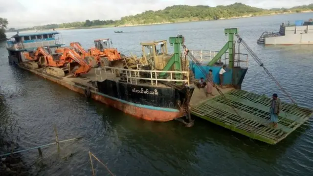 ကုလားတန်စီမံကိန်း ကုန်တင်ရေယာဉ်