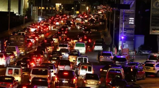 ਤਸਵੀਰਾਂ ਵਿੱਚ ਦੇਖਿਆ ਜਾ ਰਿਹਾ ਹੈ ਕਿ ਚੇਤਾਵਨੀ ਤੋਂ ਬਾਅਦ ਬੇਰੂਤ ਅਤੇ ਸਿਡੋਨ ਸ਼ਹਿਰ ਤੋਂ ਲੋਕ ਜਾ ਰਹੇ ਹਨ, ਜਿਸ ਕਾਰਨ ਜਾਮ ਦੀ ਸਥਿਤੀ ਪੈਦਾ ਹੋ ਗਈ ਹੈ