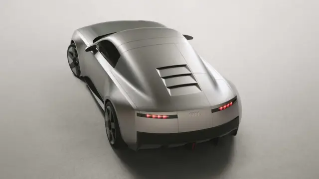 کانسپت C شیشه عقب ندارد و راننده با دوربین عقب ماشین را می‌بیند