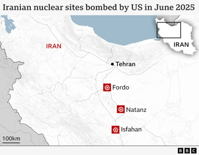 ایران کے نقشے میں وہ تین جوہری تنصیبات دکھائی گئی ہیں جن پر امریکہ حملہ کرنے کا دعویٰ کرتا ہے