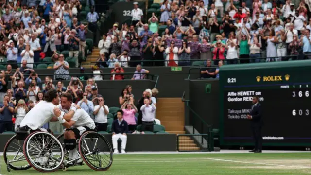 هیوت و رید در پنج دوره از هفت دوره گذشته ویمبلدون، عنوان قهرمانی دو نفره مردان را کسب کردهاند