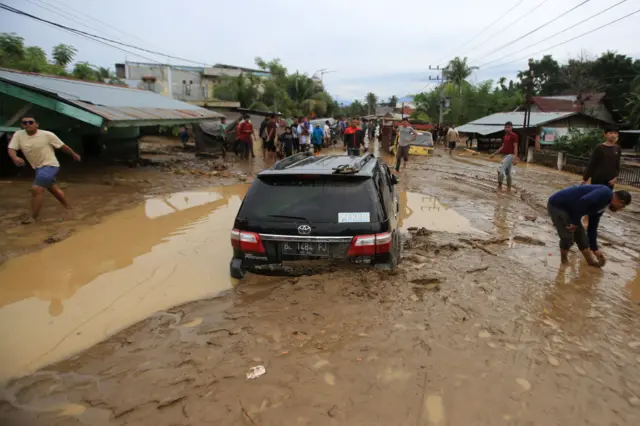 banjir sumatera, aceh, sumatera utara, sumatera barat, banjir, longsor