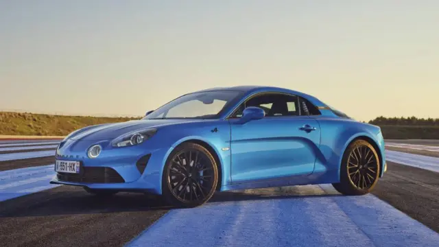 تا سال گذشته مدل اسپرت A110 تنها محصول شرکت آلپین بود