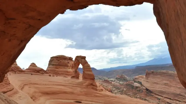 Arches National Park iri mu zisurwa cyane muri leta ya Utah, yari yasuwe na Nakajjigo n'umugabo we bari mu biruhuko