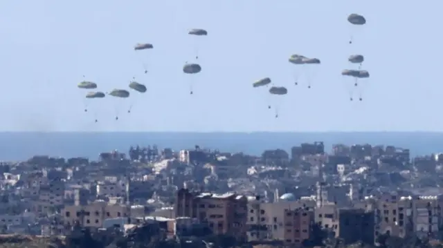 مساعدات تسقط جوا