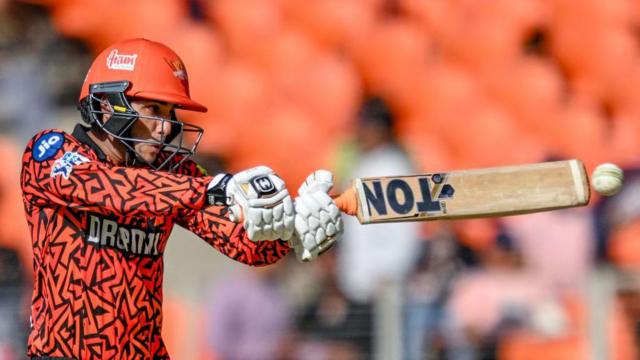 சன்ரைசர்ஸை எளிதாக வீழ்த்தியது குஜராத் டைட்டன்ஸ்