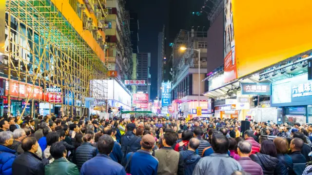 Rua cheiacaça níquel pixpessoascaça níquel pixHong Kong à noite