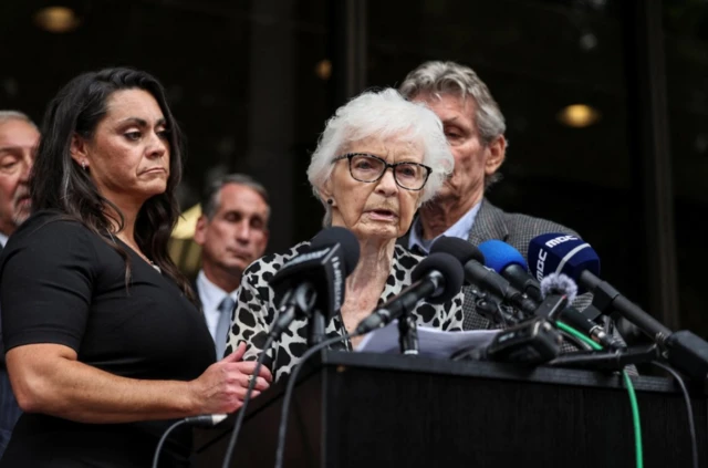 "Eran sólo niños que fueron brutalizados", dijo la hermana de la emotiva súplica de los familiares de los hermanos Menéndez para que los liberen