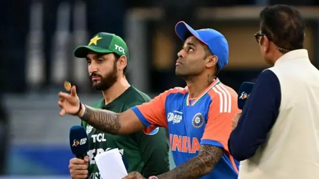 ટૉસ, કેપ્ટન, બીબીસી, ગુજરાતી