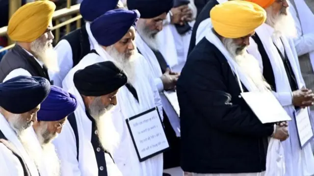 पंजाबचे माजी मुख्यमंत्री दिवंगत प्रकाश सिंग बादल यांना दिलेला फकर-ए-कौम हा किताब परत घेण्याची देखील घोषणा करण्यात आली.