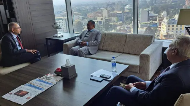 नेता बालकृष्ण खाणसँग भेटवार्ता