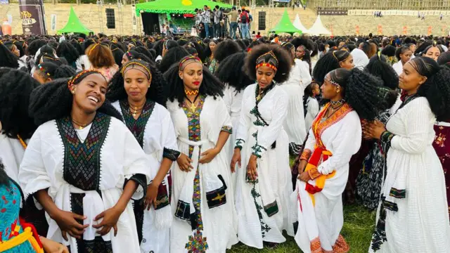 ይህ በዓል ሃይማኖታዊ እና ባህላዊ ትውፊቶች አሉት። የበዓሏን አመጣጥ ከክርስትና እምነት ጋር የሚያይዙት በዓሉ የሚከበረው የፍልሰታ ፆም ማብቂያ ላይ ነው ይላሉ።