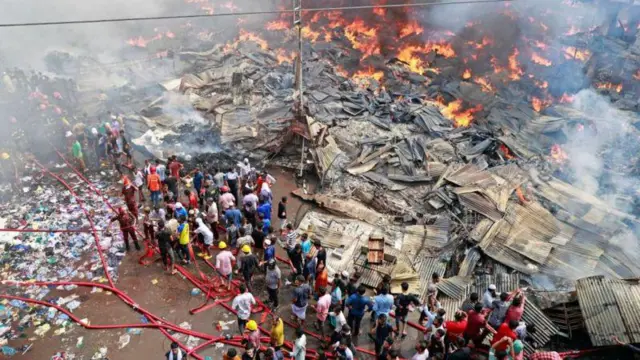 বঙ্গবাজারের আগুন।