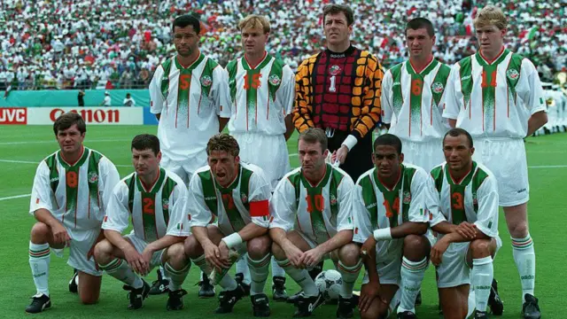 Equipe irlandesa de futebol alinhada para a foto antes do jogo contra o México, pela Copa do Mundo de 1994 nos Estados Unidos