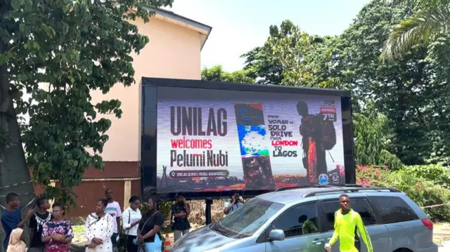 Aworan awọn ololufẹ Pelumi