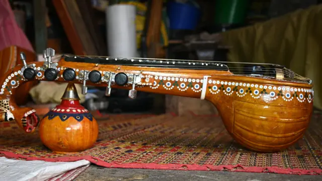 నూజివీడు వీణ