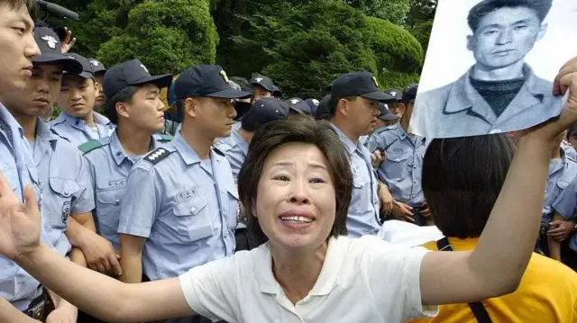 Ndugu wa wafungwa kwa miaka mingi wamekuwa wakidai wapendwa wao warudishwe nyumbani na watambuliwe kuwa mashujaa wa vita.