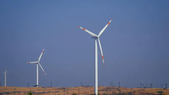 पवनचक्क्यांचे प्रातिनिधिक छायाचित्र 