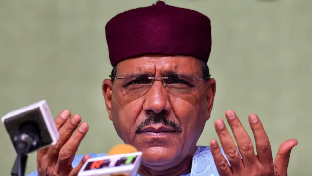 Wọn yọ Mohamed Bazoum nipo loṣu Keje ọdun 2023, wọn ti ju u si ẹwọn. Awọn ṣọja to n ṣọ ọ lo ṣe eyi.