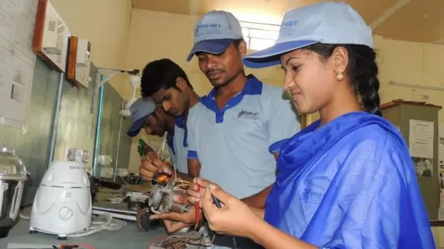 பிரதம மந்திரி வேலைவாய்ப்பு உருவாக்கும் திட்டம்