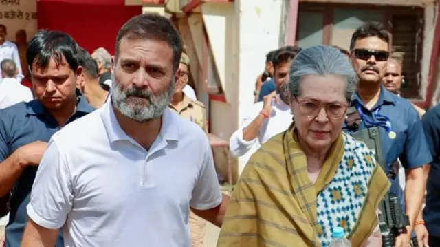 રાહુલ ગાંધી અને સોનિયા ગાંધી 