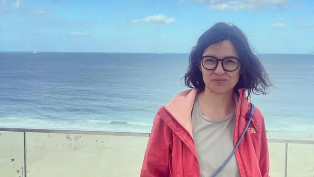 Tatiana Andiacasa de aposta que da bonus sem depositarfrente ao mar