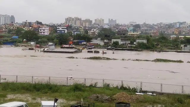 ललितपुरको नक्खु क्षेत्रमा आएको बाढी 