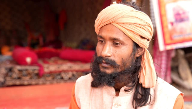 नागा साधू होण्यासाठीची दीक्षा घेणारा बाप्पा मंडल