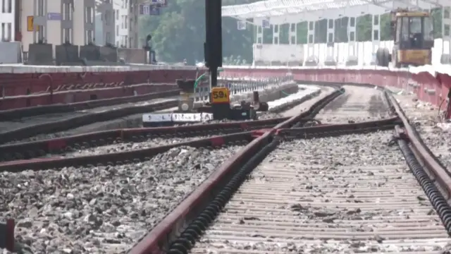 ரயில் ஓட்டுநர்கள் பற்றாகுறையால் சிறப்பு ரயில்கள் ரத்து செய்யப்பட்டது உண்மையா? ரயில்வே நிர்வாகம் சொல்வது என்ன?