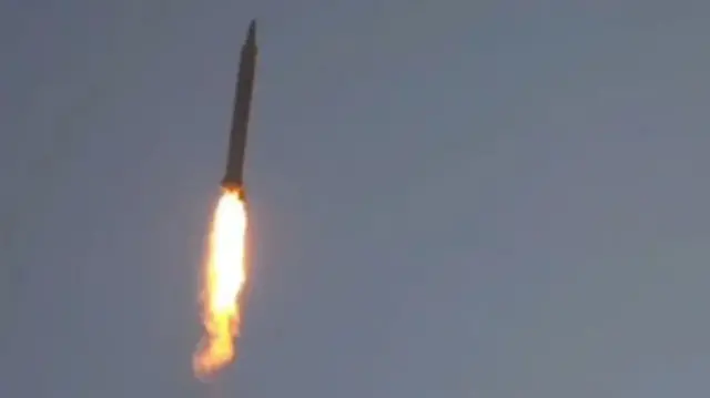 आयआरजीसीने 21 मार्च रोजी इस्रायलविरुद्ध वापरलेल्या एका क्षेपणास्त्राचा व्हिडिओ फुटेज जारी केला आहे.