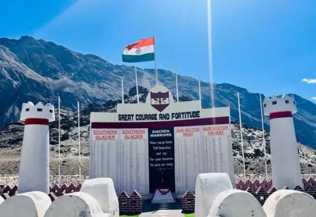 સબ-સેક્ટર વેસ્ટને તેમનું નામ ‘સબ-સેક્ટર હનીફ’ આપવામાં આવ્યું હતું