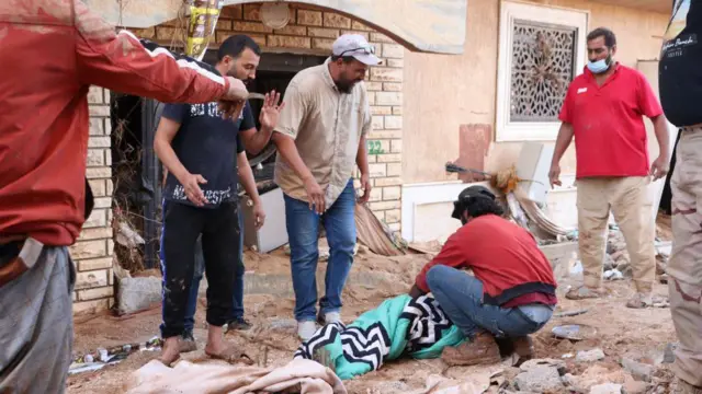 বাড়ছে মৃতের সংখ্যাও 