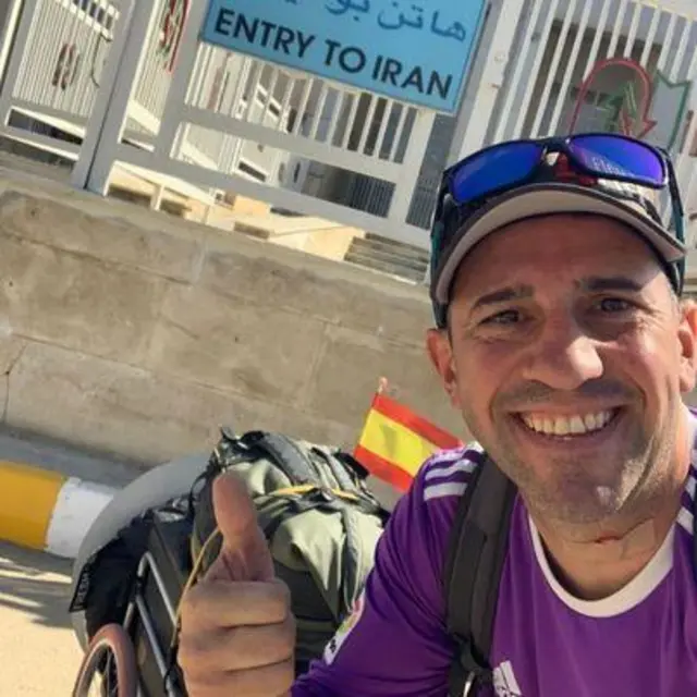 La última foto que Santiago le envió a su familia y amigos cuando estaba a punto de entrar en Irán.