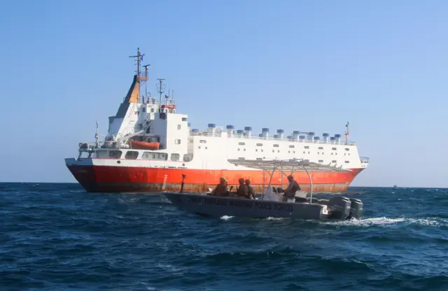Ciidamada Booliska Badda Puntland (PMPF) oo roondo ka wada xeebaha Puntland, iyagoo ka hortagaya weerarrada burcad-badeedda ee dhowaanahan kusoo kordhay xeebaha Puntland, Soomaaliya.