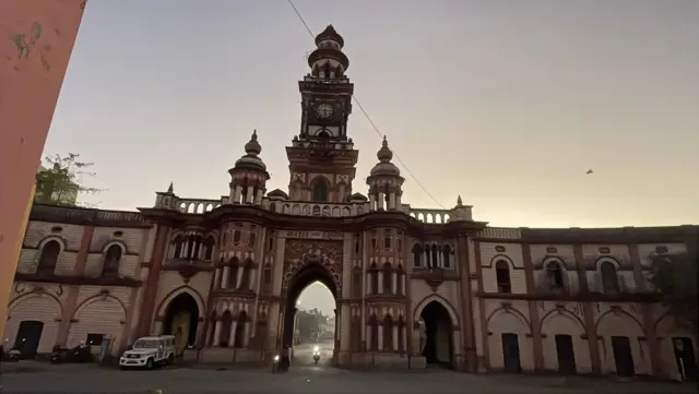  بہادری کے صلے میں نواب نے مکرانیوں کو ایک گاؤں جاگیر میں عطا کیا