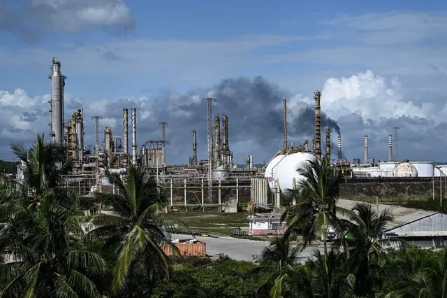 Vista de la refinería de El Palito, ubicada en el estado Carabobo, en la costa centra de Venezuela.