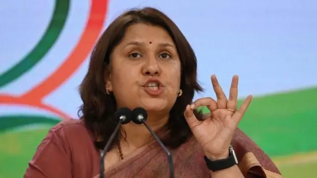 जी-7 परिषदेत पंतप्रधान नरेंद्र मोदी यांच्या भाषणानंतर काँग्रेसने त्यांच्यावर टीका केली आहे. पंतप्रधानांनी देशाची मान खाली घातली असल्याचे त्यांनी म्हटले आहे.