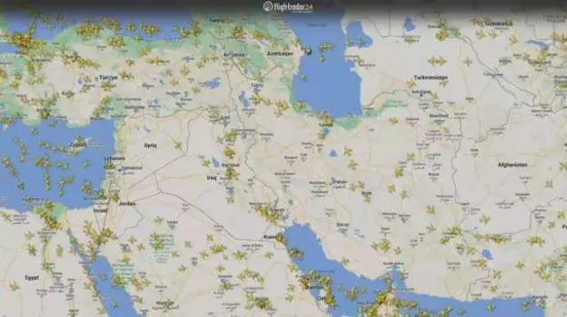 अनेक विमानं वळवण्यात आल्याचं या नकाशावरून दिसत आहे. 