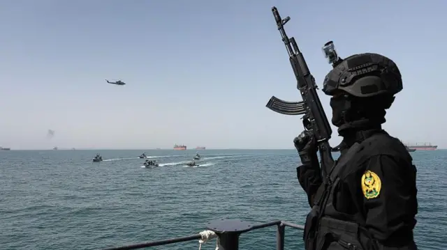 Soldado iraní participa en las recientes maniobras militares conjuntas con Rusia el pasado 19 de febrero.