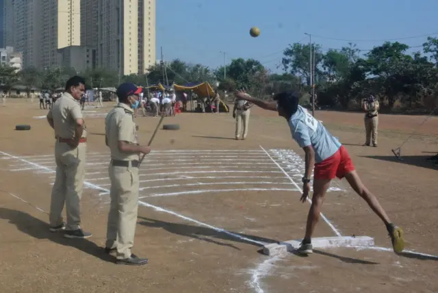 पोलीस भरती कधी होणार फॉर्म कसा भरायचा आणि कशी करायची तयारी सविस्तर समजून घ्या Bbc News मराठी 5099