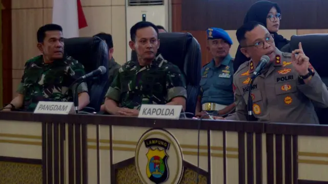 Lampung, Way Kanan, judi sabung ayam, TNI, polisi